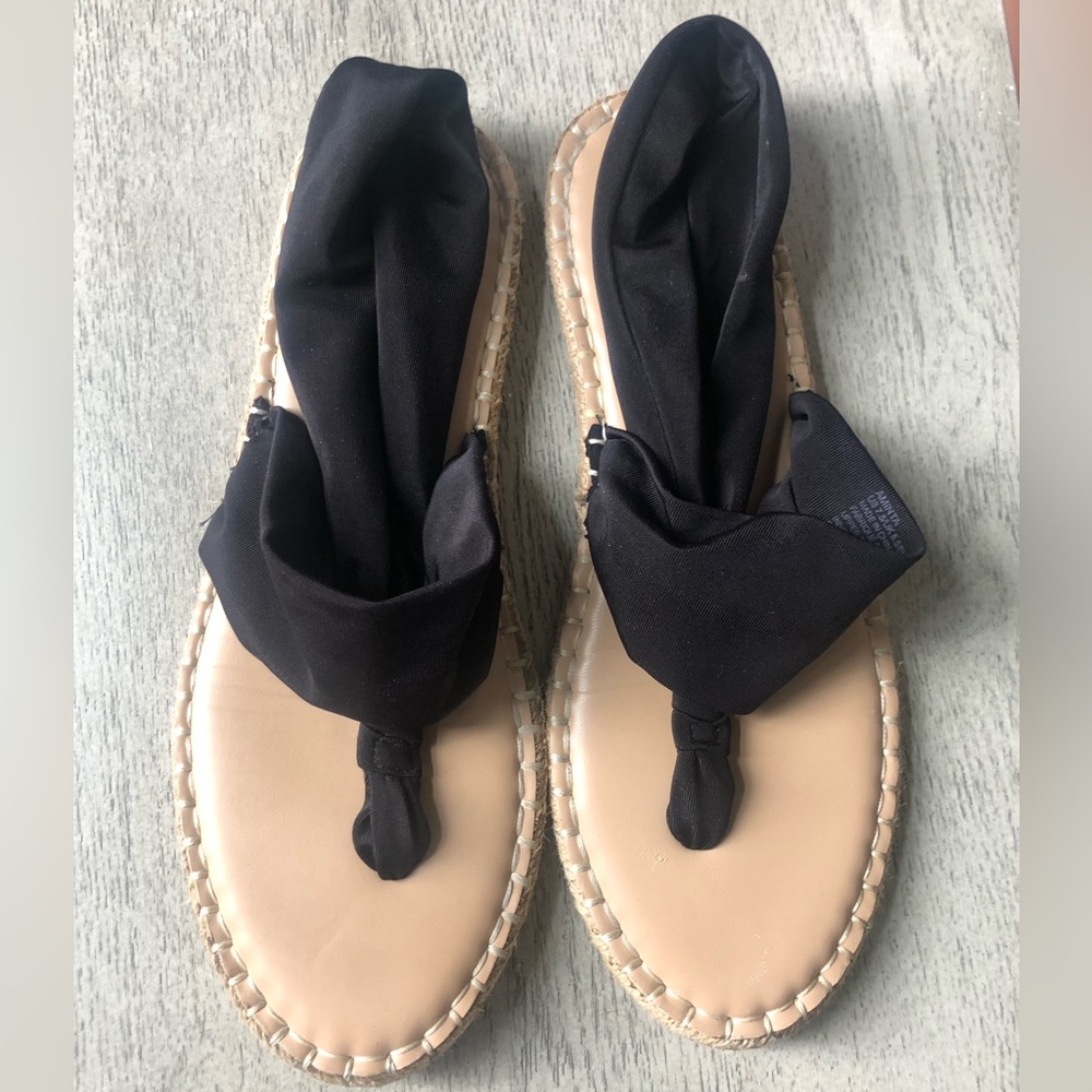 Black Fabric Wrap Thong Sandals - Shoedazzle 7.5